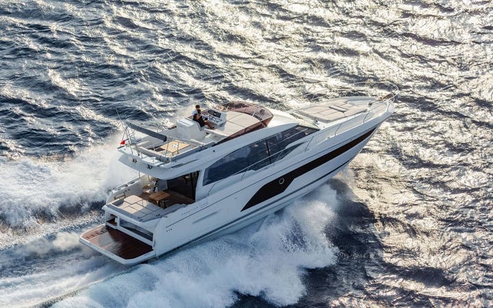 59 Prestige luxury charter yacht - Saint-Raphaël, France