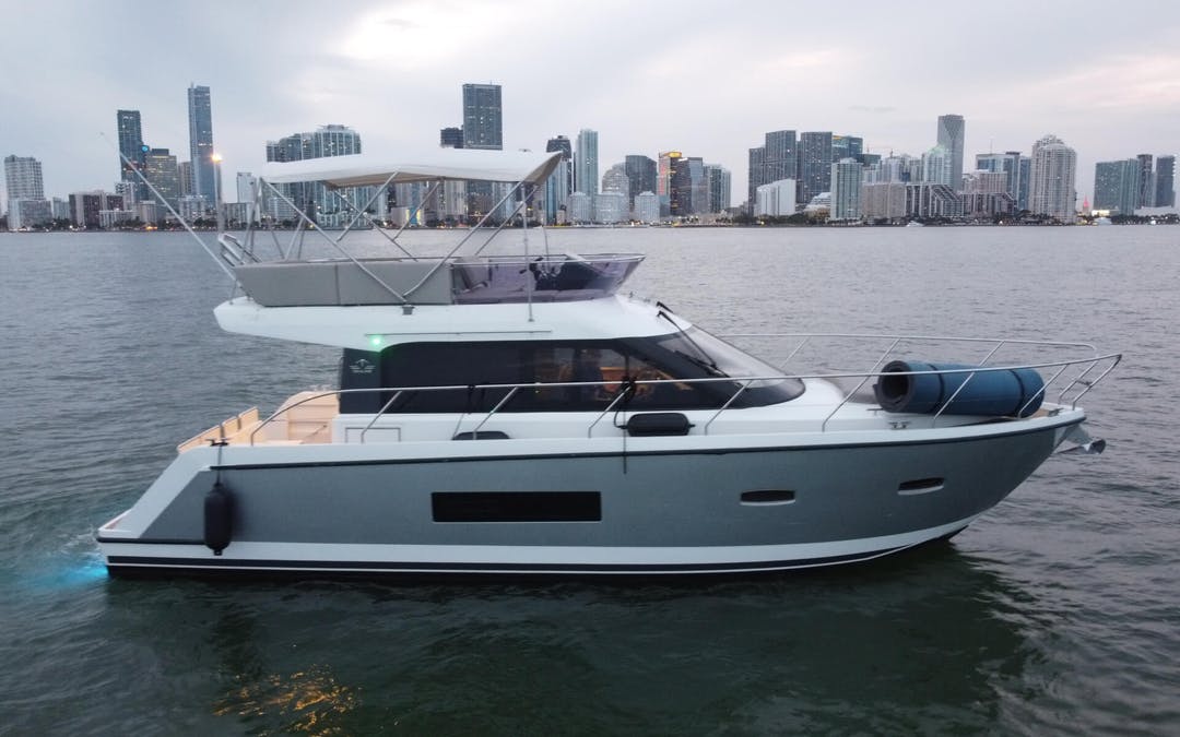 38 Sealine luxury charter yacht - Rickenbacker Marina, Rickenbacker Causeway, Miami, FL, USA