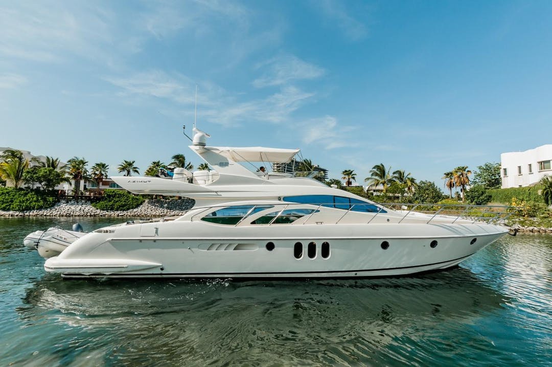 62 Azimut luxury charter yacht - Blvd. Kukulcan 1, Puerto Juarez, Zona Hotelera, 77500 Cancún, Q.R., Mexico