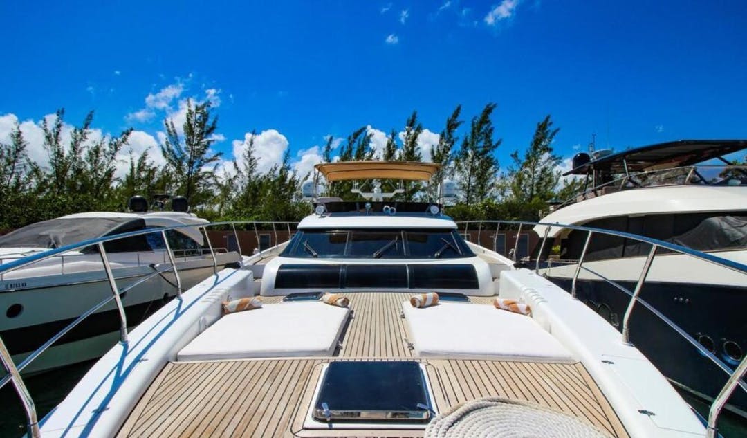 79 Dyna luxury charter yacht - V&V Marina, Avenida Isla Mujeres, Cancún, Quintana Roo, Mexico