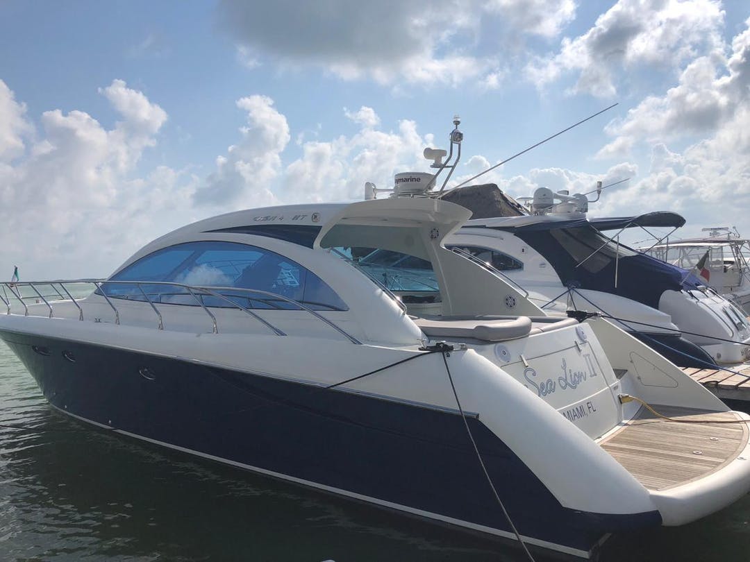 55 Navali luxury charter yacht - Cancún, Quintana Roo, Mexico