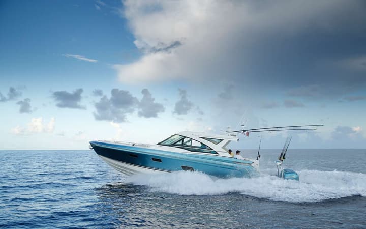 40 Formula luxury charter yacht - Newport, RI, USA