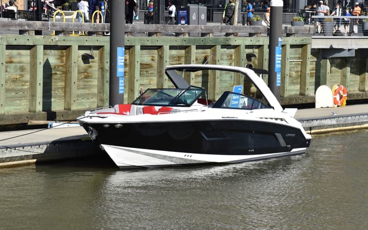 33 Cruiser  luxury charter yacht - The Yards Marina, 4th Street Southeast, Washington, DC, USA