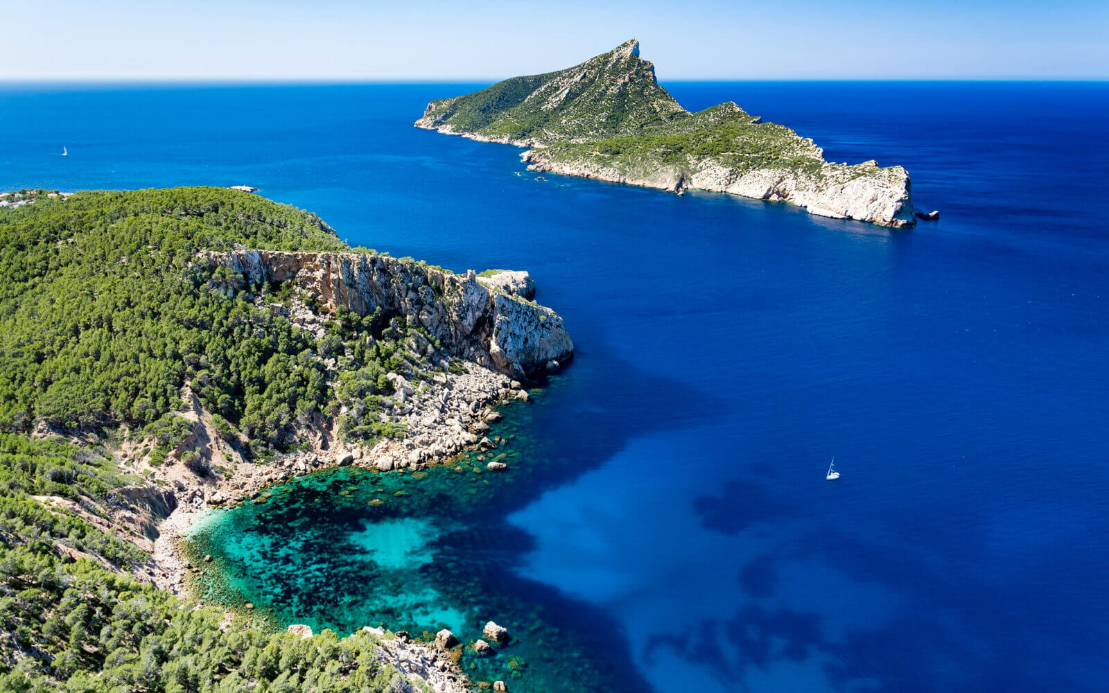 YachtLife Balearic Islands Yachting Itinerary 2 - 3